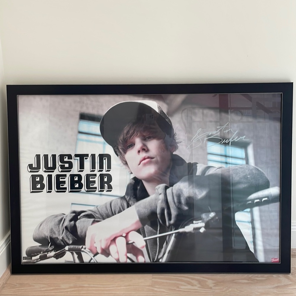 Justin Bieber autograph